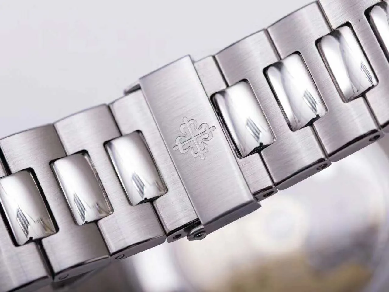 Nautilus 5726/1A-010 quadrante bianco in acciaio - immagine 7