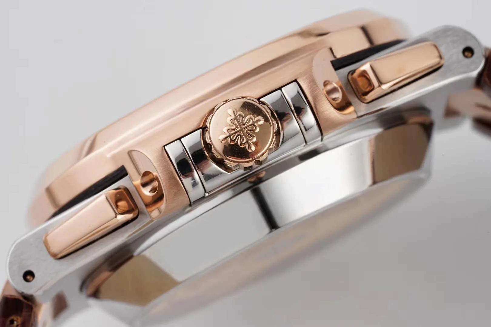 Nautilus Chronograph 5980/1AR en acero y oro rosa con correa de piel marrón - Imagen 8