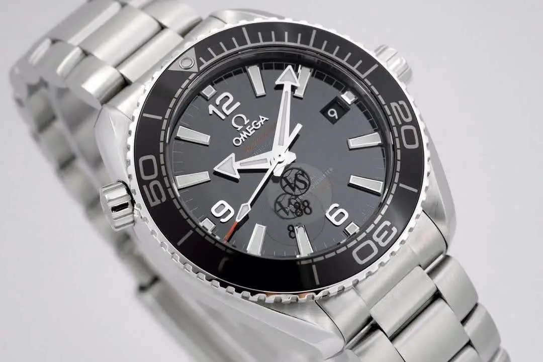 Seamaster Planet Ocean 600M Co-Axial Master Chronometer Black Dial 39.5mm on Bracelet - Image 3