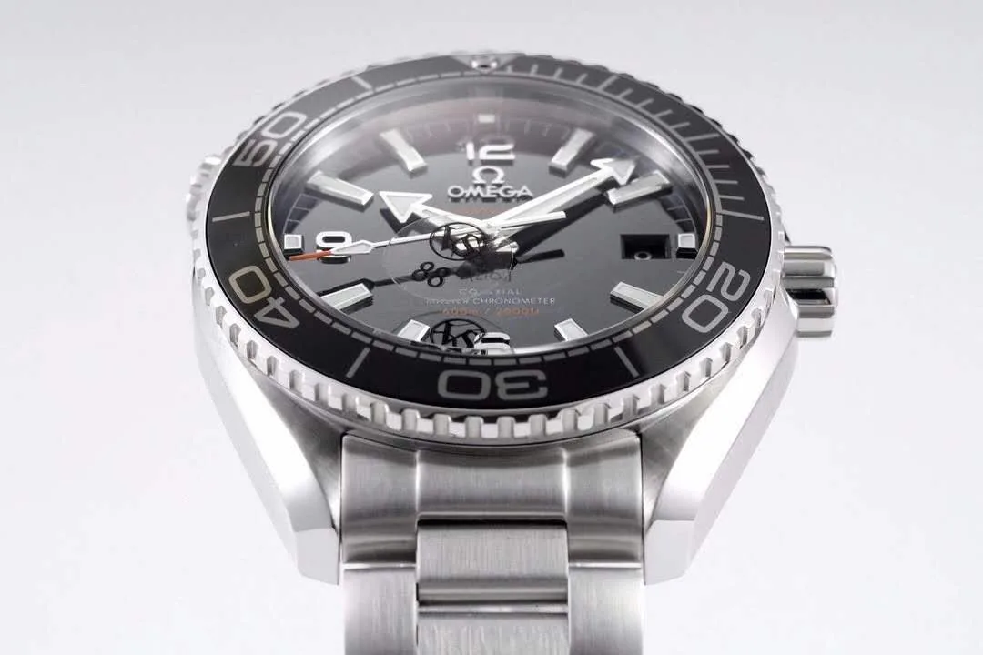 Seamaster Planet Ocean 600M Co-Axial Master Chronometer Black Dial 39.5mm on Bracelet - Image 5