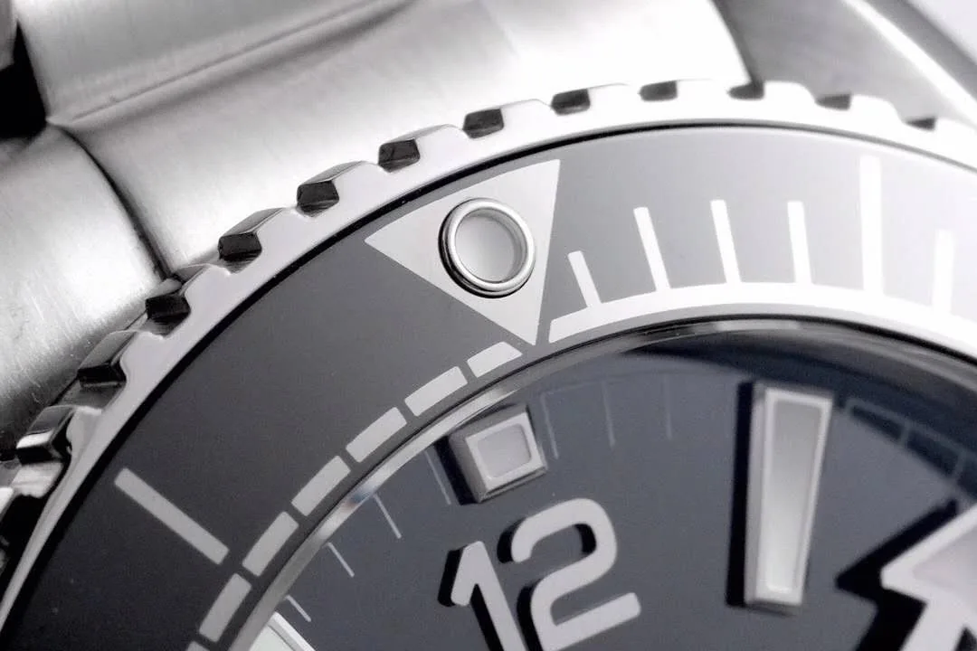 Seamaster Planet Ocean 600M Co-Axial Master Chronometer Black Dial 39.5mm on Bracelet - Image 6
