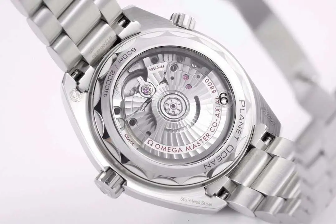 Seamaster Planet Ocean 600M Co-Axial Master Chronometer quadrante bianco 39.5mm su bracciale - immagine 8