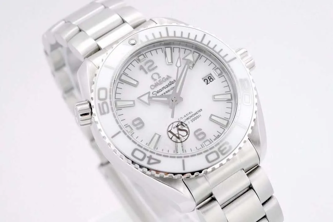 Seamaster Planet Ocean 600M Co-Axial Master Chronometer quadrante bianco 39.5mm su bracciale - immagine 2
