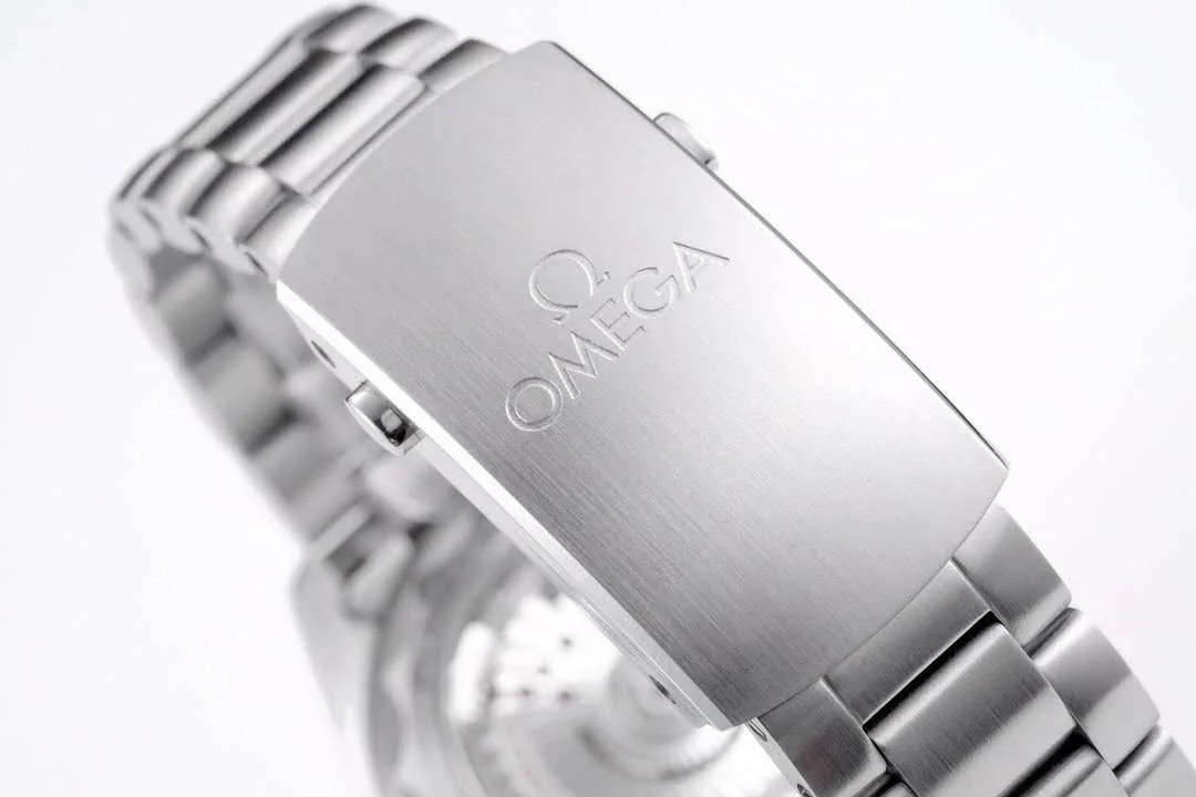 Seamaster Planet Ocean 600M Co-Axial Master Chronometer quadrante bianco 39.5mm su bracciale - immagine 7