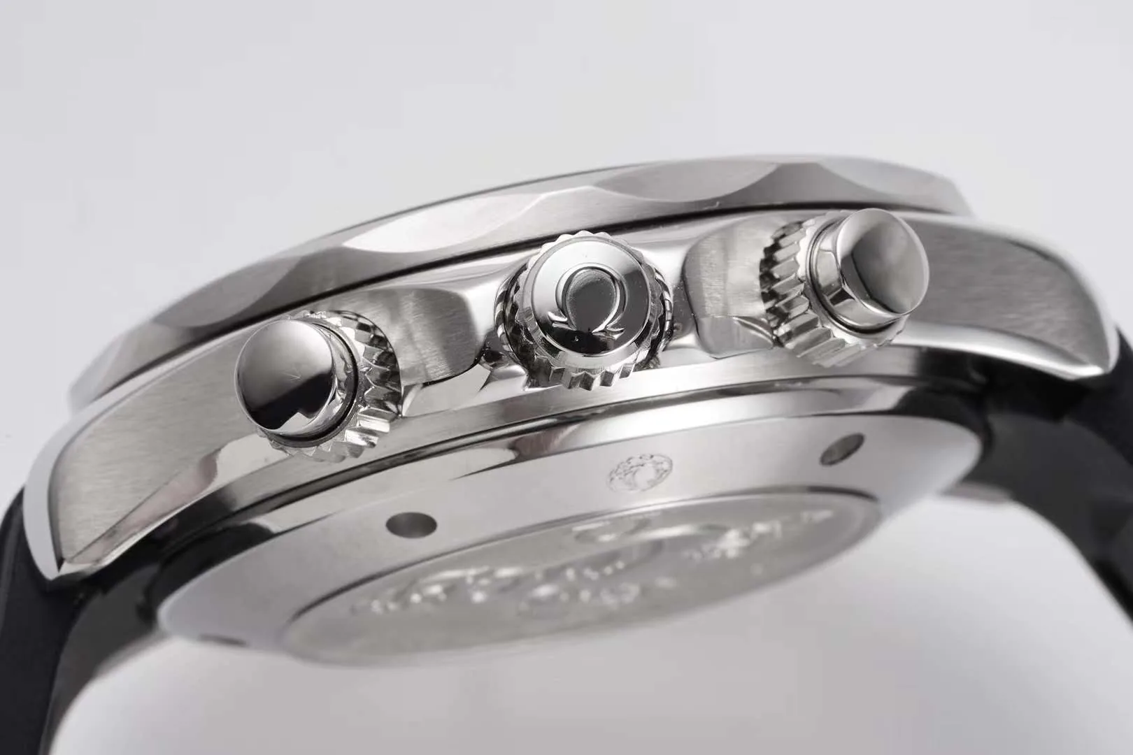 Seamaster Diver 300m chronographe cadran noir sur bracelet en caoutchouc – Image 8