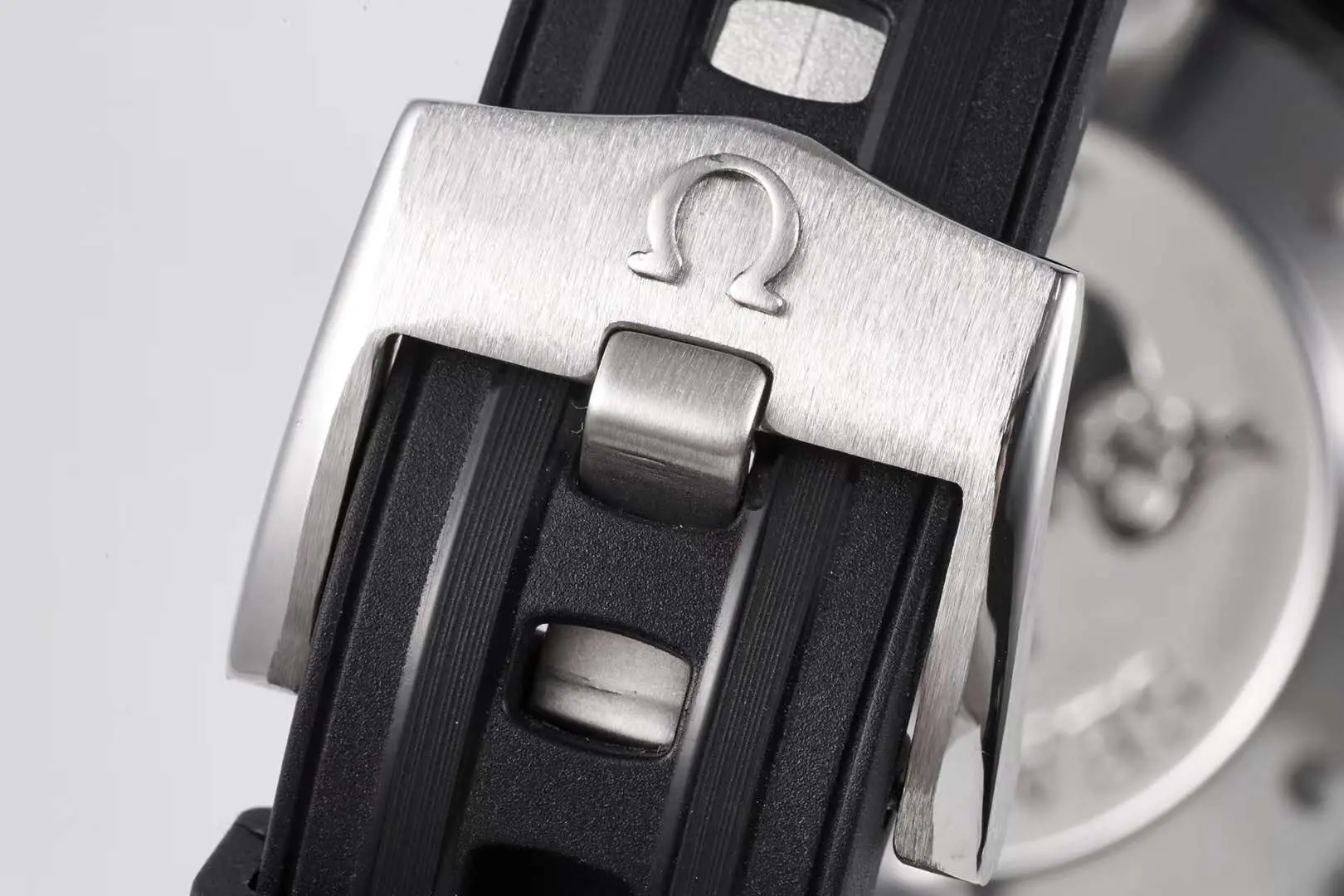 Seamaster Diver 300m chronographe cadran noir sur bracelet en caoutchouc – Image 6