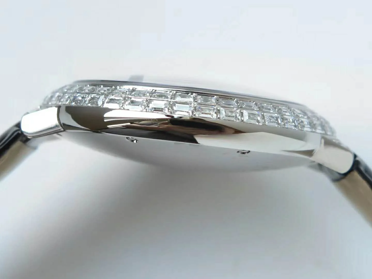 Ballon Bleu de Cartier 42mm White Dial with Diamonds in Rose Gold - Image 9