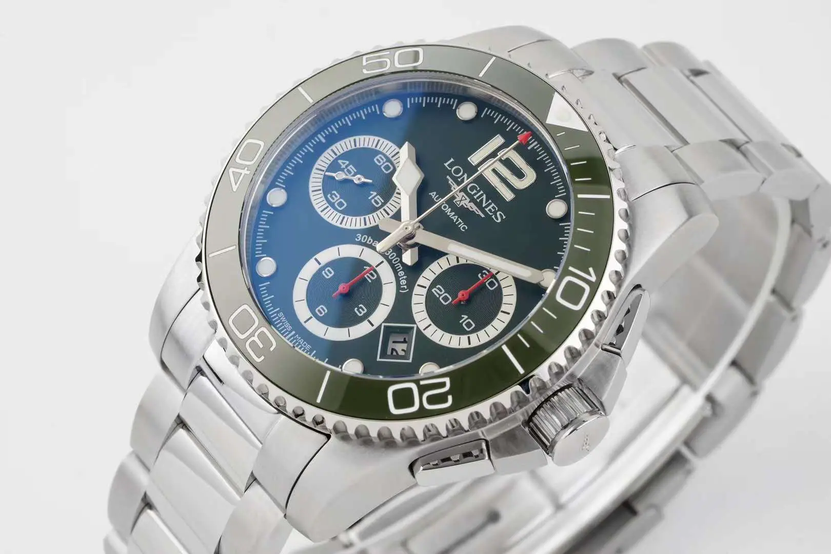 Hydroconquest cadran vert sur bracelet – Image 2