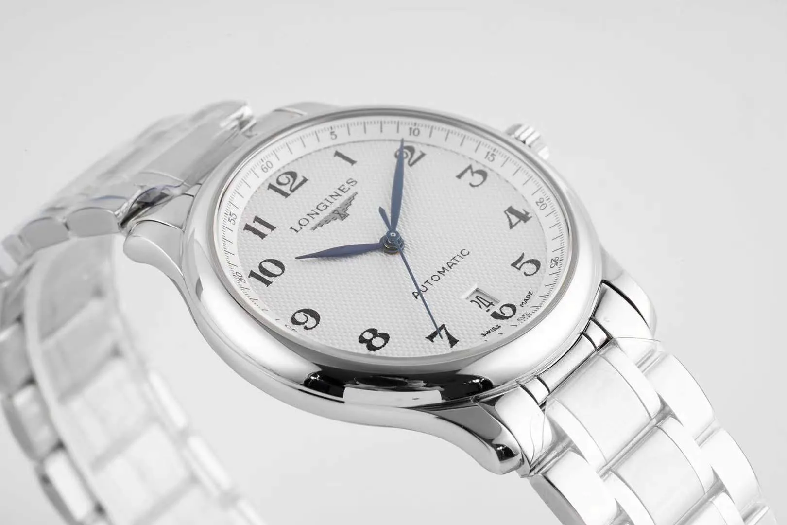 Master Collection quadrante bianco su bracciale - immagine 5