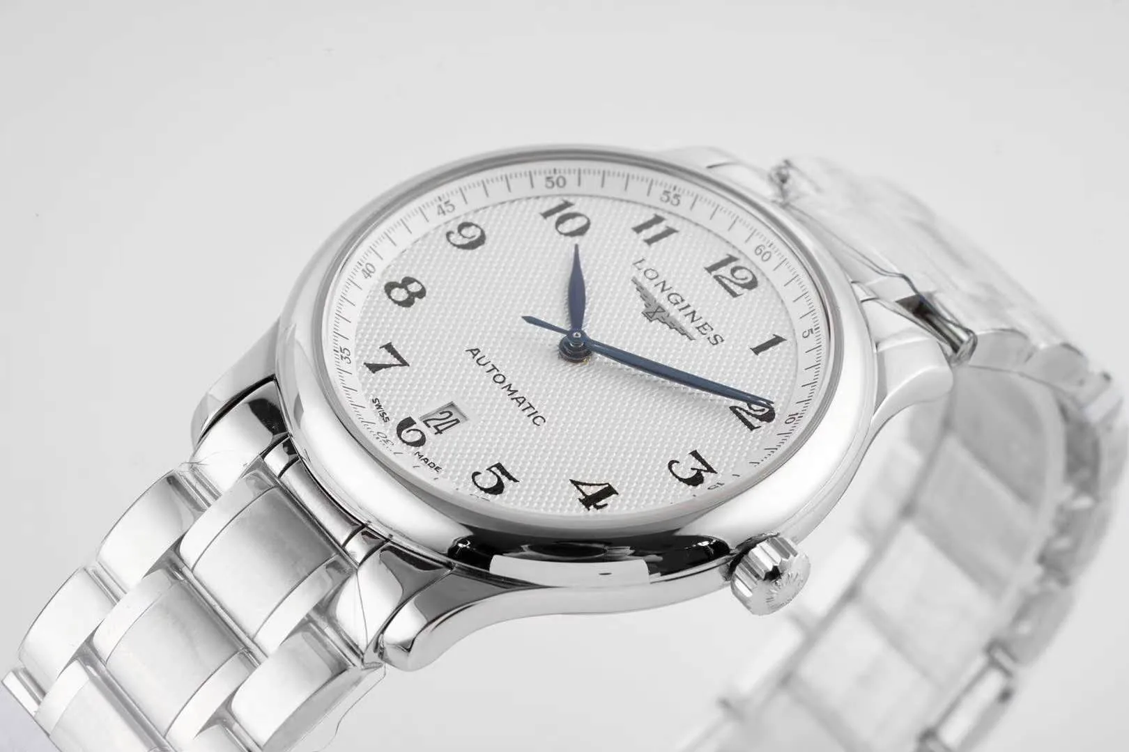 Master Collection quadrante bianco su bracciale - immagine 4