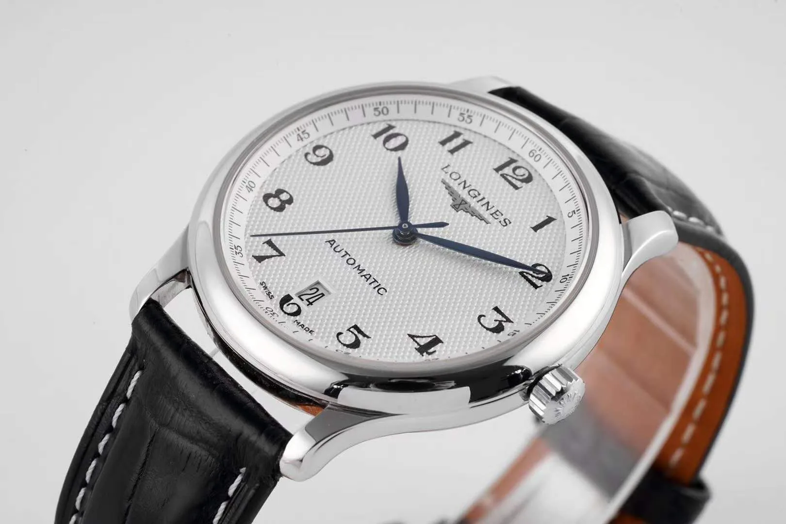 Master Collection quadrante bianco su cinturino in pelle nero - immagine 4