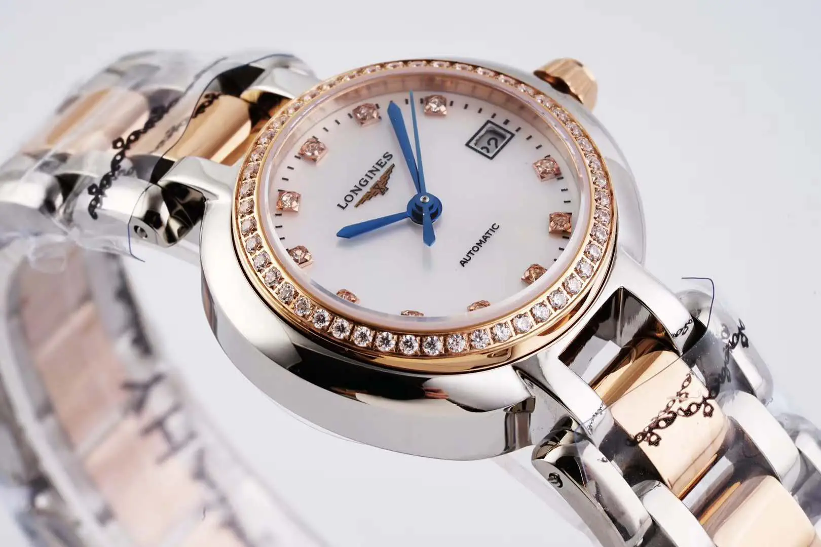 Primaluna MOP White Dial with Diamond Markers and Diamond Bezel in Rose Gold - Image 4