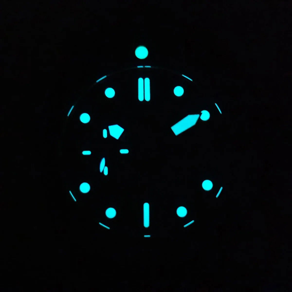 PAM1616 Luminor Submersible Carbotech - Image 14