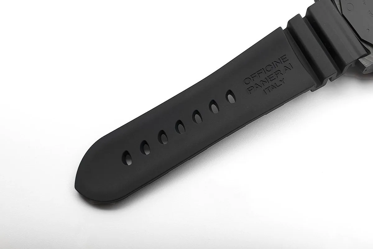 PAM1616 Luminor Submersible Carbotech - Image 10