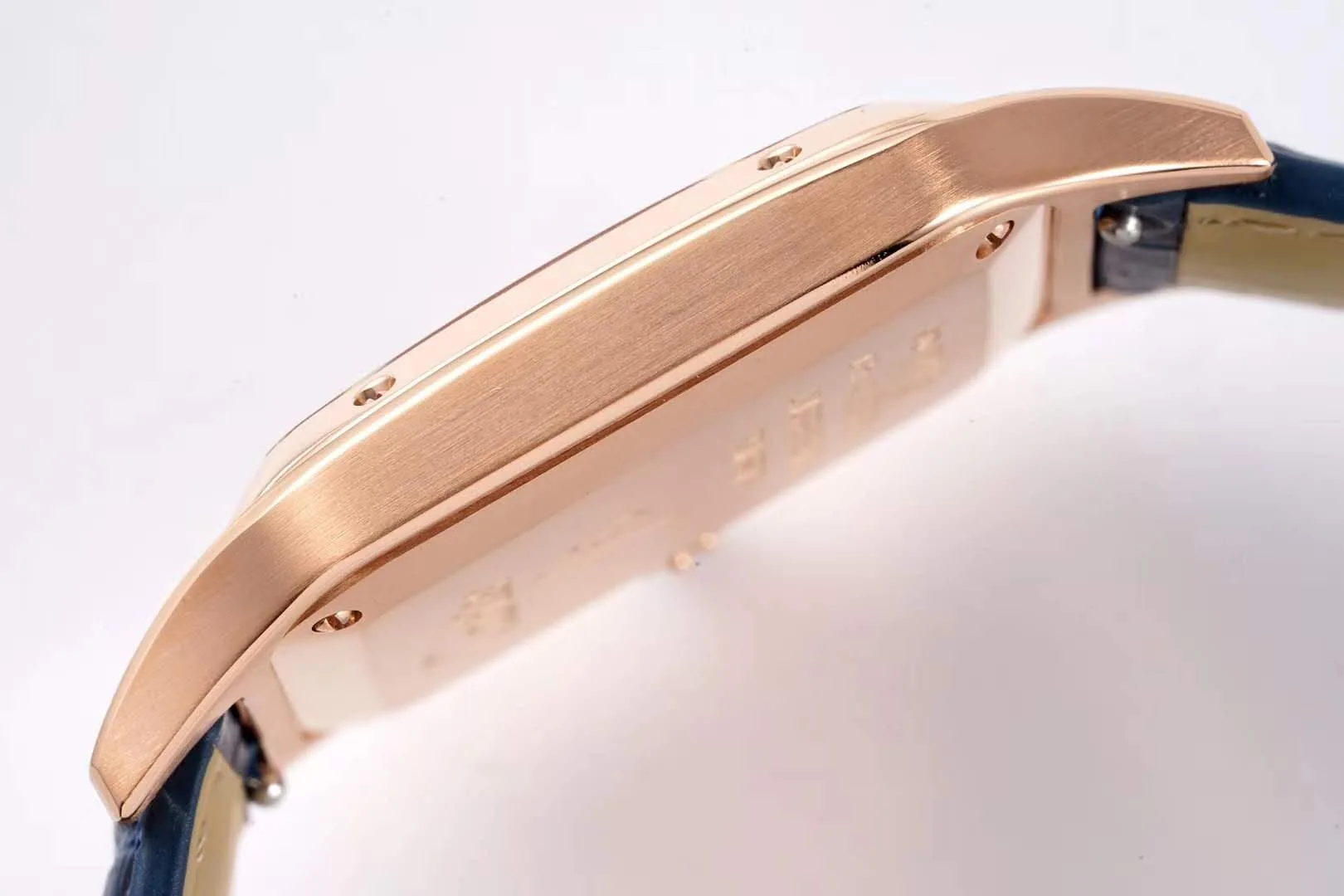 Santos-Dumont quadrante bianco in oro rosa su cinturino in pelle blu - immagine 8