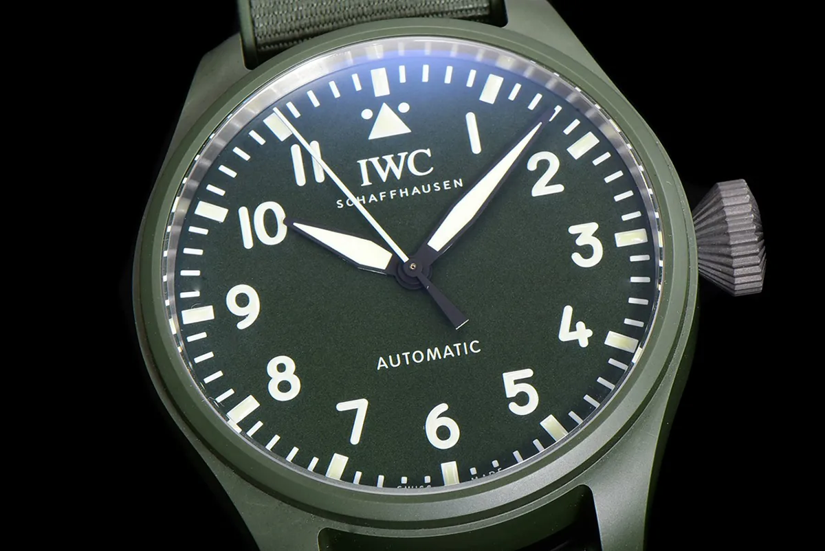 Big Pilot’s Watch 43 IW329802 Top Gun Edition Woodland sur bracelet camouflage – Image 3