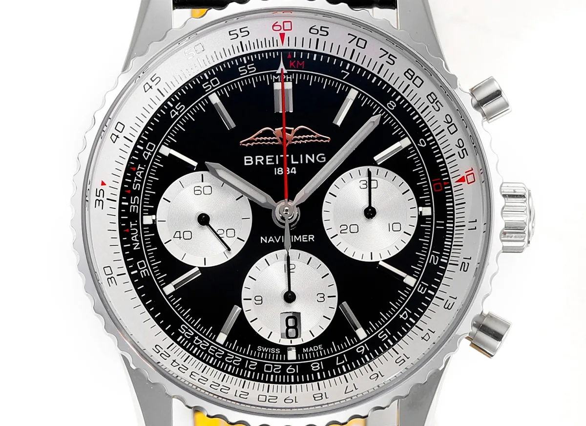 Navitimer B01 Chronograph 43 schwarzes Zifferblatt in Stahl am Lederarmband Ref. AB0138211B1P1 – Bild 7