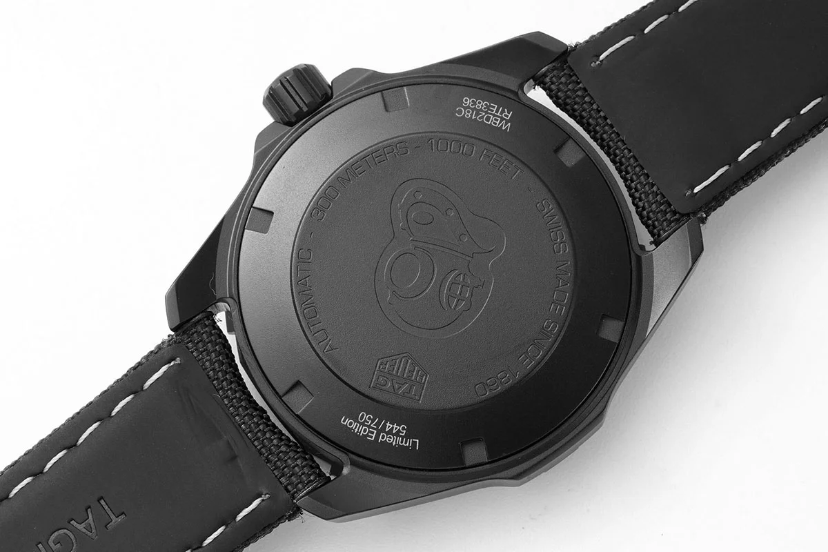 Aquaracer Calibre 5 Carbon Dial