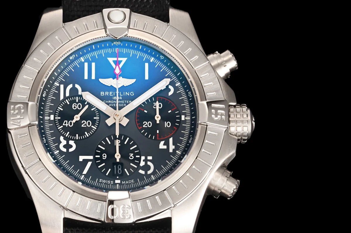 Avenger B01 Chronograph 45 Black Dial in Steel