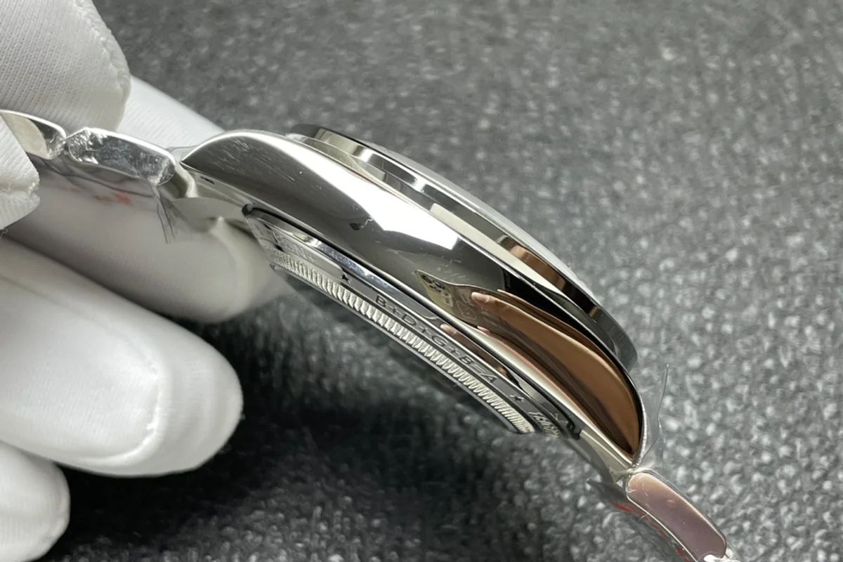 Daytona 116508 Neon Artisans de Genève Unveils White Dial in Steel