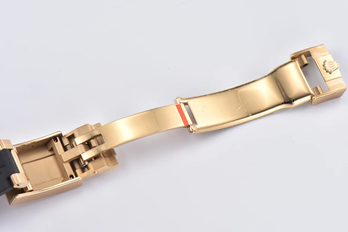 Daytona 116519 White Dial in Yellow Gold on Rubber Strap