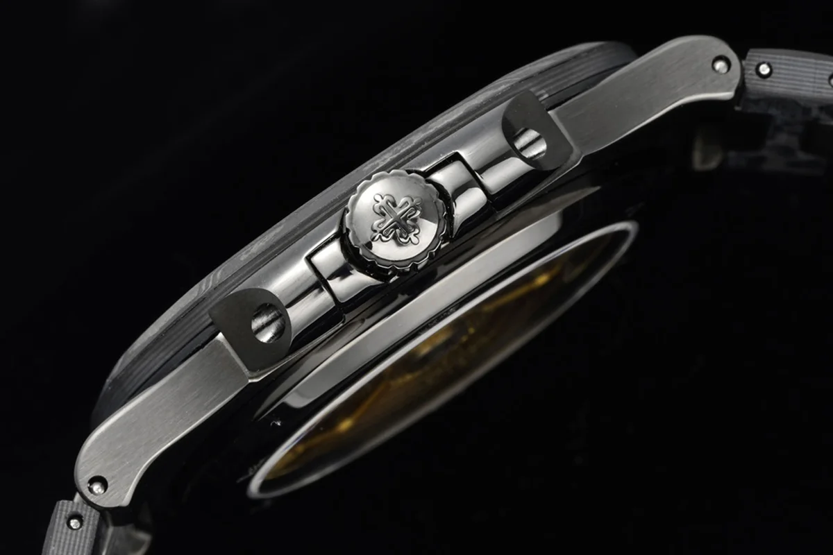 DiW Carbon Nautilus 5711 “Black Grail Celeste”