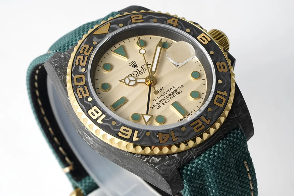 DIW GMT Oasis Carbon