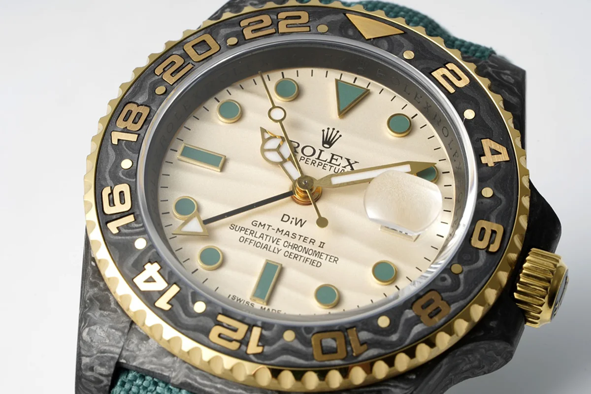 DIW GMT Oasis Carbon