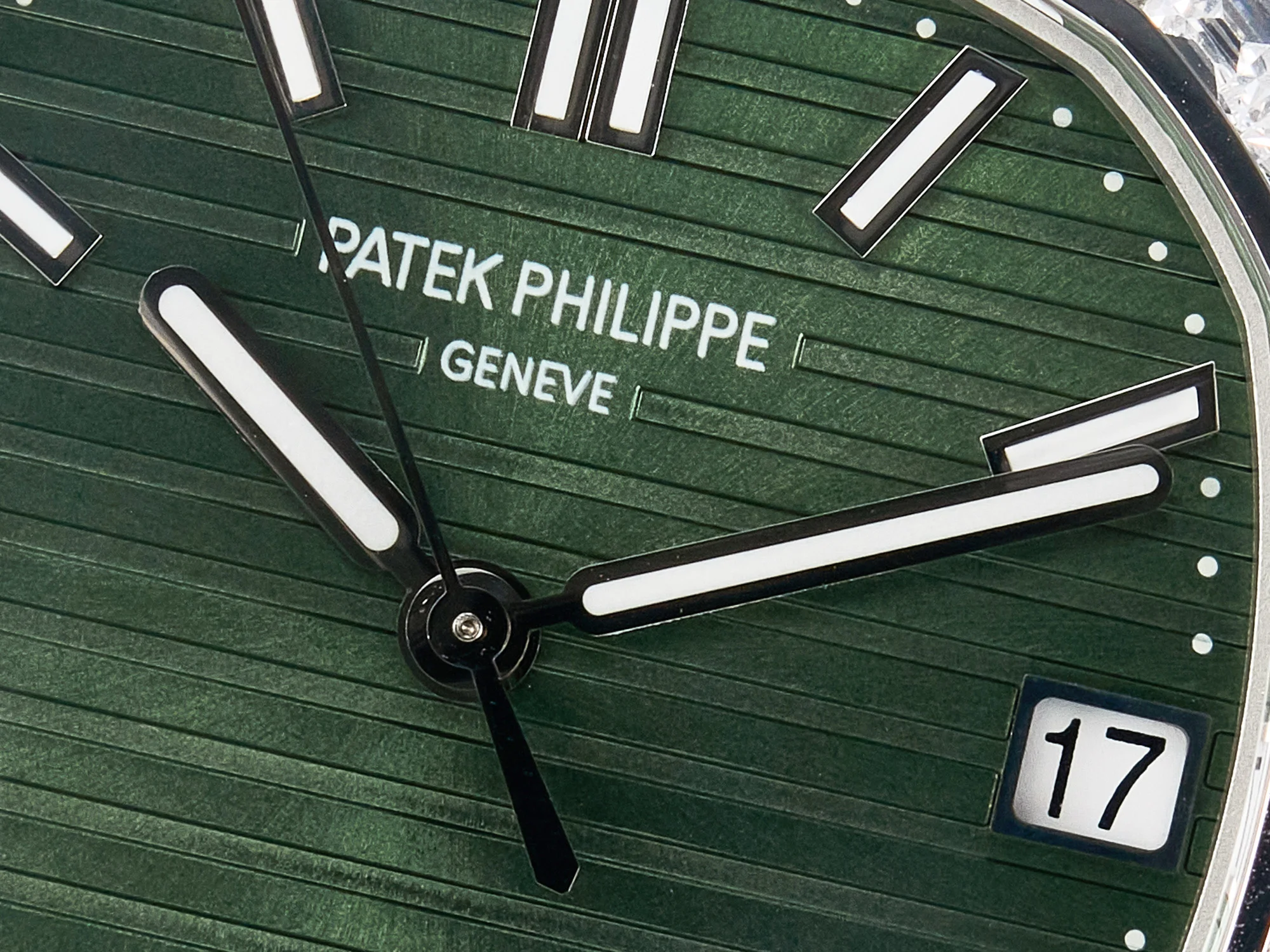 Nautilus 5711 3KF 1:1 Best Edition Square Diamonds Bezel Green Dial on SS Bracelet A324 Super Clone V2
