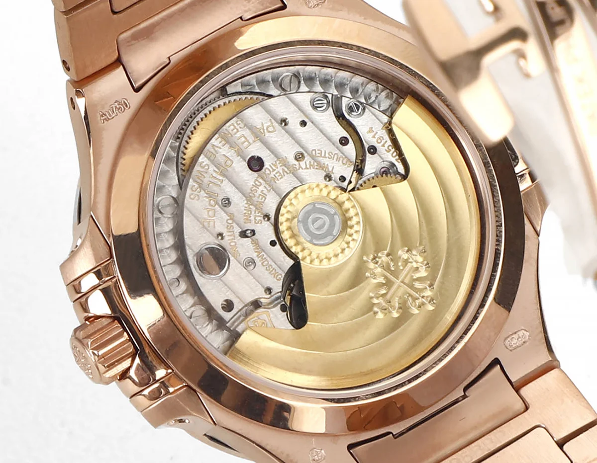 Nautilus 7118/1R-001 White Dial