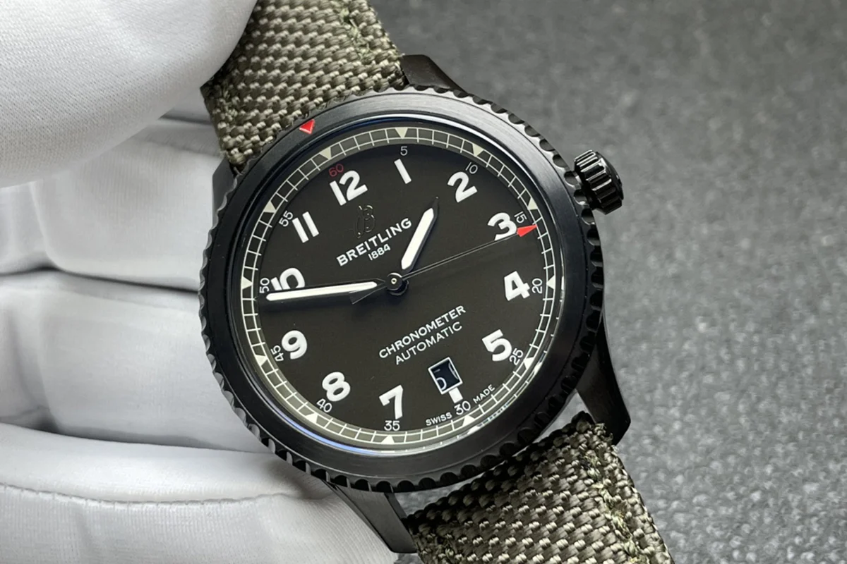 Navitimer Aviator 8 Automatic 41 Green Dial in PVD on Green Nylon Strap