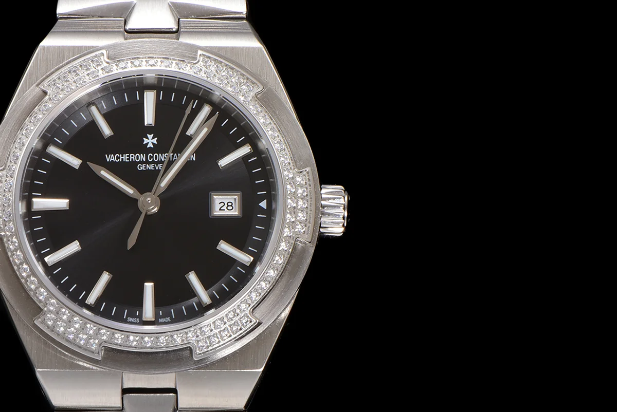 Overseas Black Dial Ref. 4205 35mm in Steel
