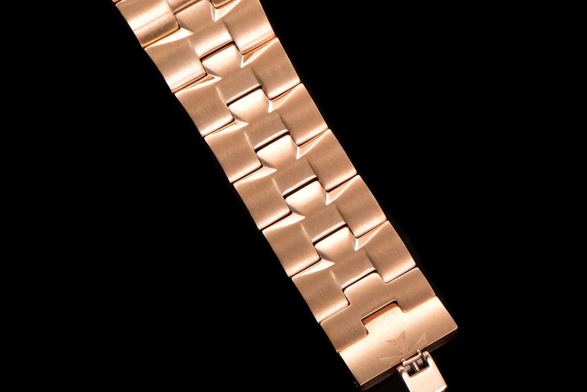 Overseas Blue Dial Ref. 4205 35mm in Rose Gold