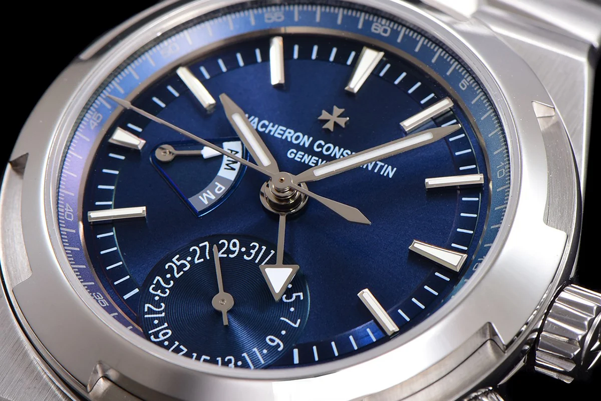 Overseas Dual Time Blue Dial in Steel Ref. 7900V/110A-B334