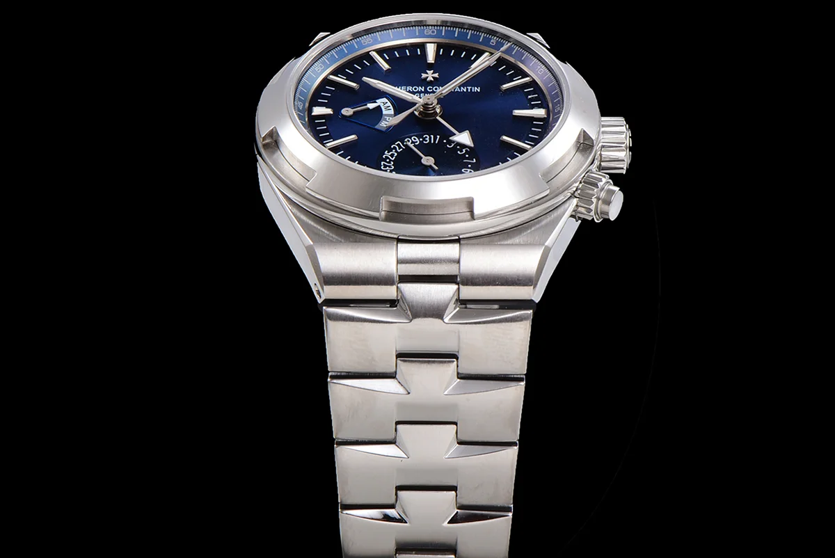 Overseas Dual Time Blue Dial in Steel Ref. 7900V/110A-B334
