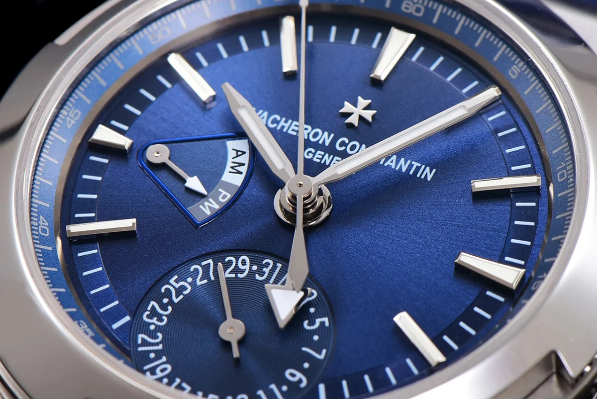 Overseas Dual Time Blue Dial in Steel Ref. 7900V/110A-B334 on Rubber Strap