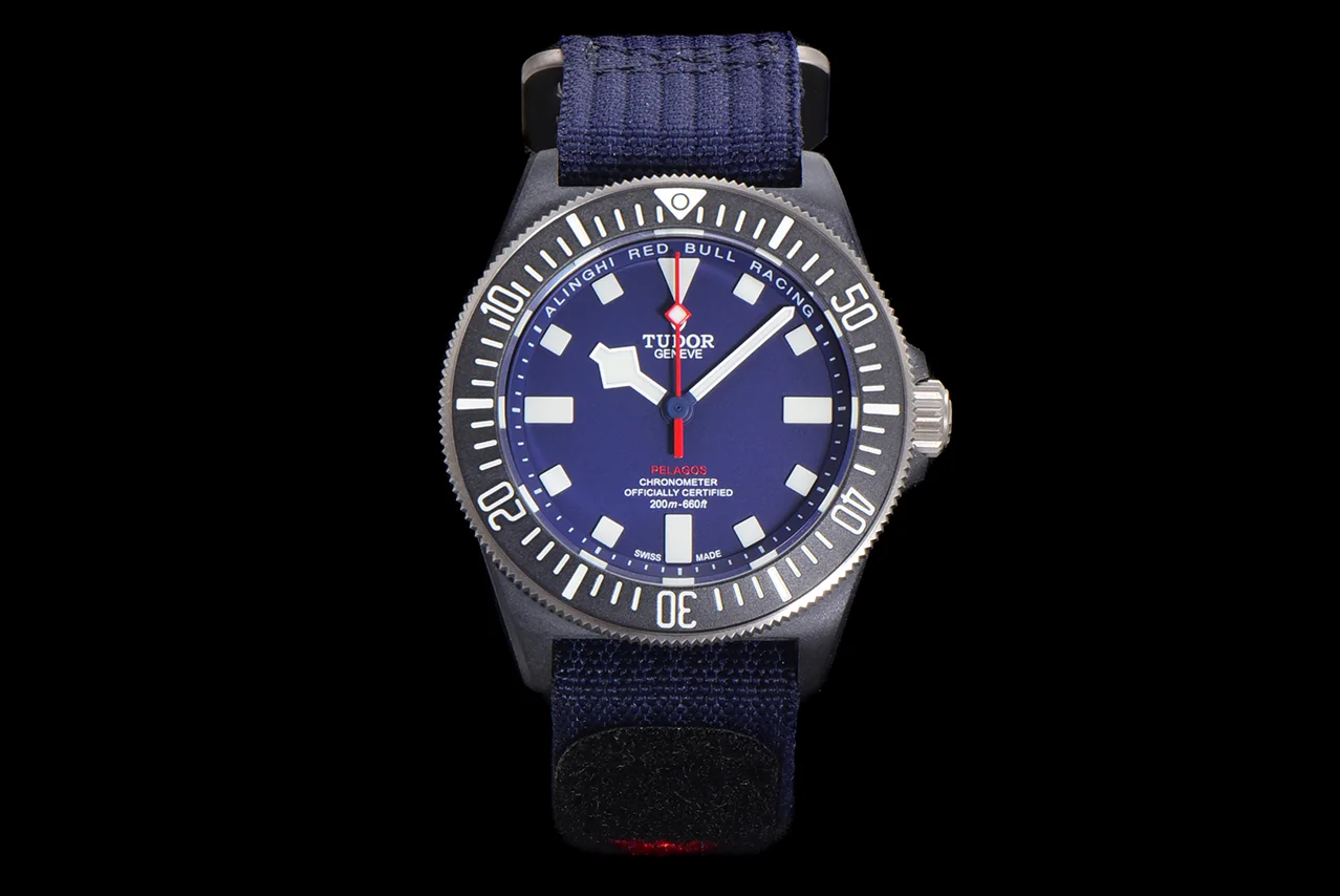 Pelagos FXD Ref. M25707KN-0001
