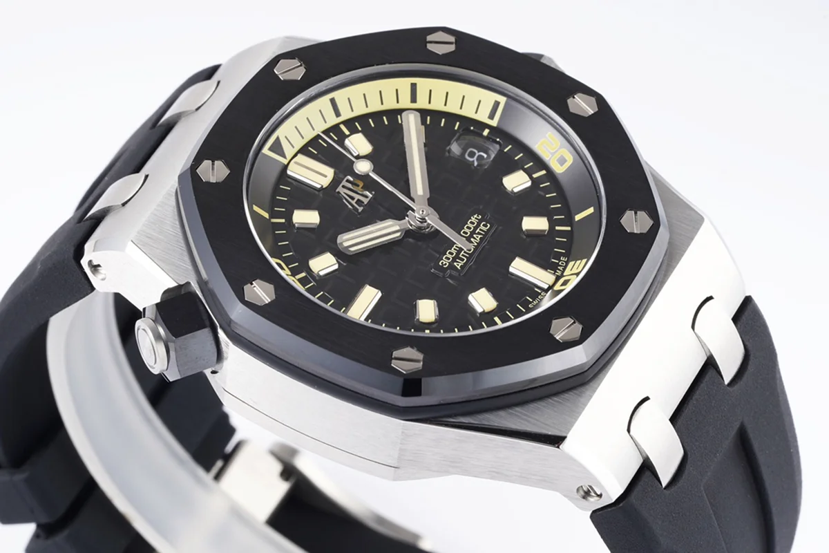 Royal Oak Offshore Diver White Gold Black Dial Ref. 15720CN.OO.A002CA.01