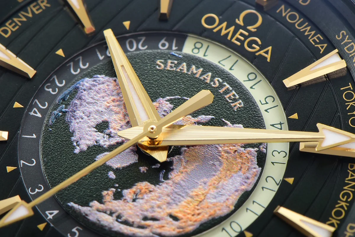 Seamaster Aqua Terra Worldtimer Master Chrononometer Green Dial on Bracelet