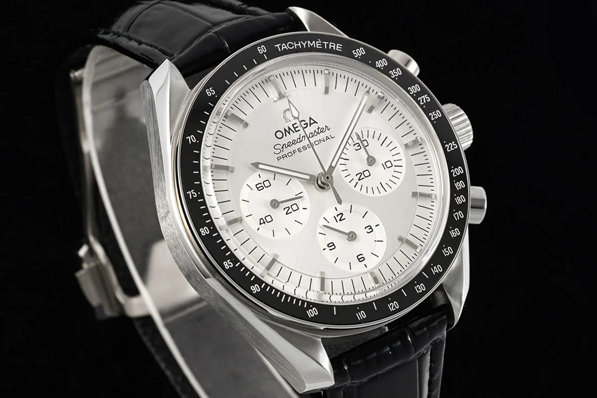 Speedmaster Moonwatch Professional 42mm Canopus Gold™ on Leather Strap