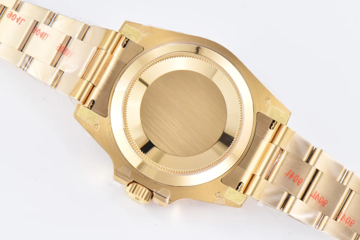 Submariner 40 116618LB Black Ceramic in Gold