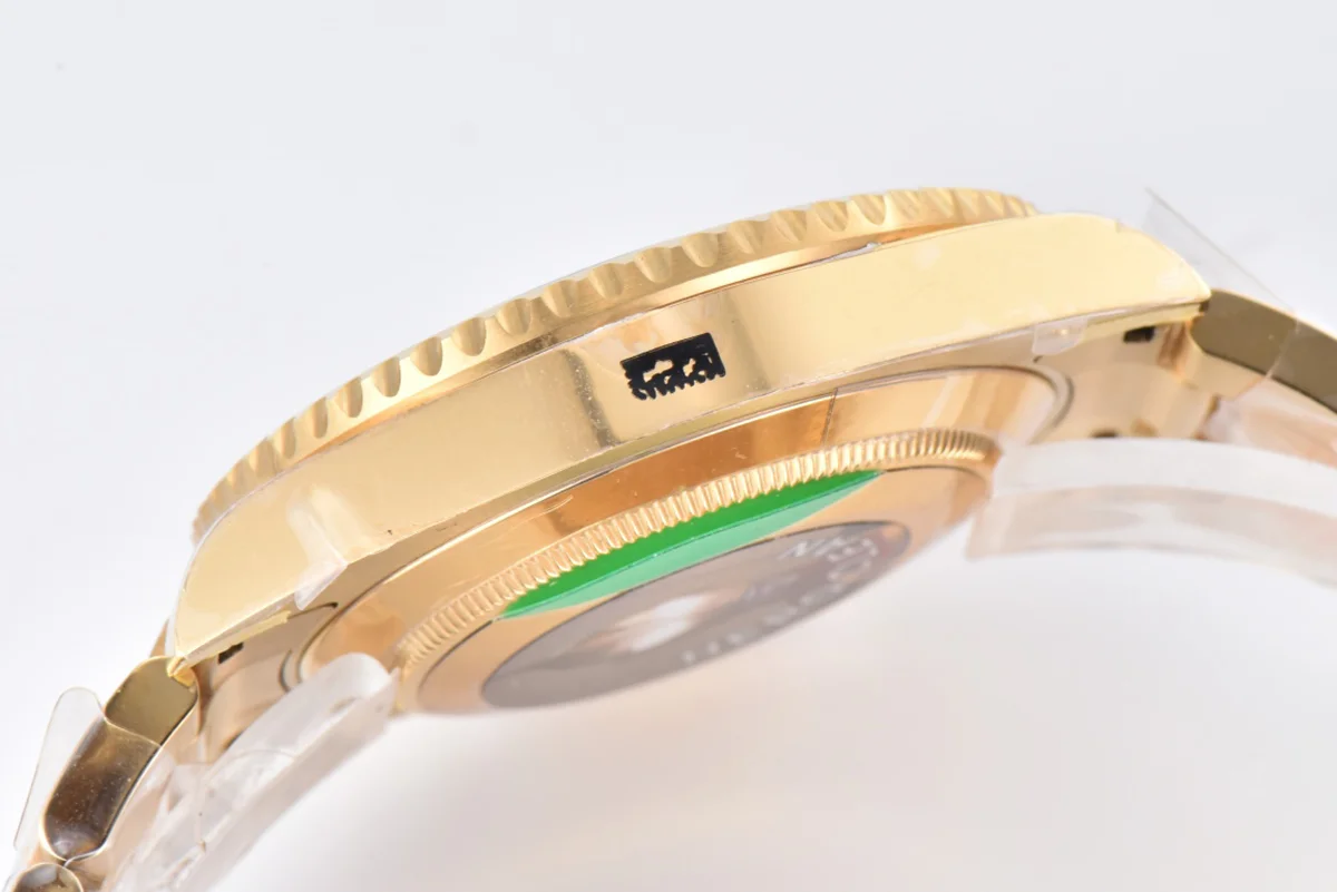 Submariner 40 116618LB Blue Ceramic in Gold
