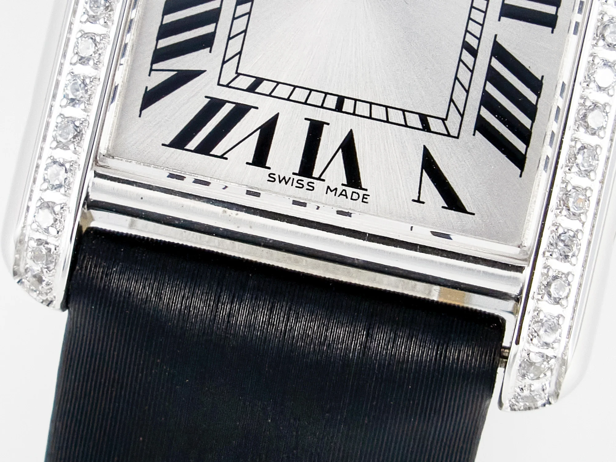 Tank Must Small SS 29mm DRF 1:1 Best Edition White Dial Diamonds Bezel on Black Calfskin Strap Swiss Quartz