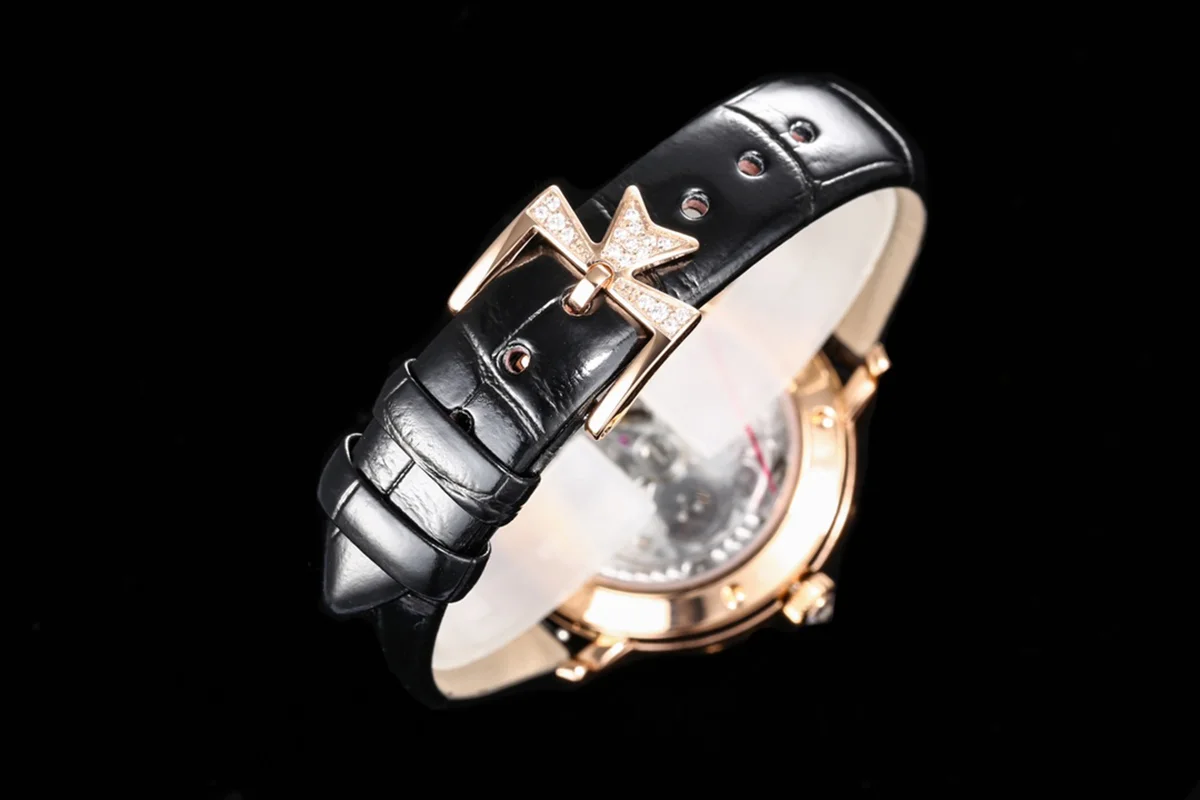 Traditionelle Perpetual Calendar Ultra-Thin 4305T000R Blue Dial in Pink Gold
